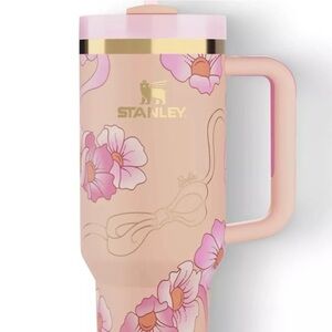 STANLEYxBARBIE™ ’80S PEACHES ’N CREAM QUENCHER 40 OZ